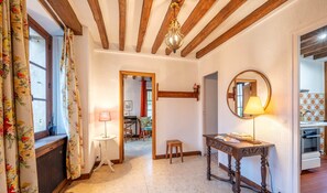 Interior - Le Clos Saint Jean Traditional Vexin house (Lavilletertre)