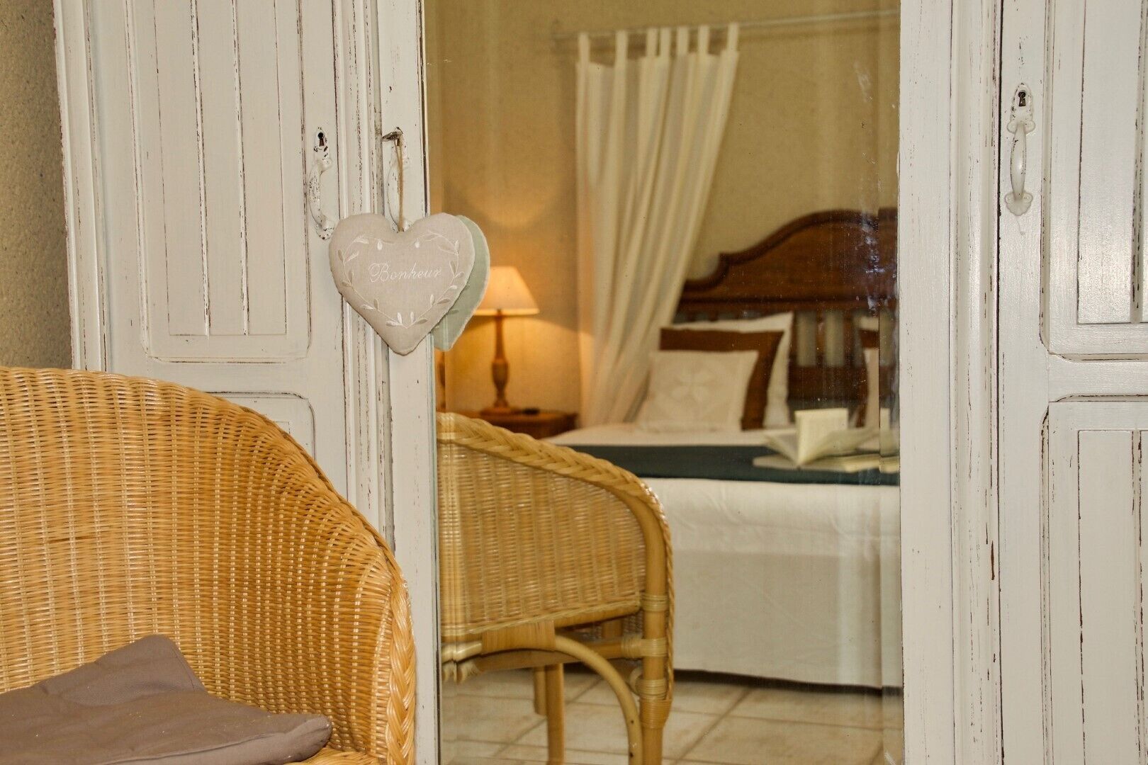 2 bedrooms, iron/ironing board, WiFi