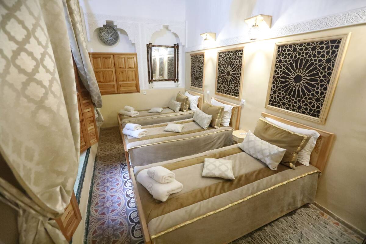 Laptop workspace, soundproofing, free WiFi, bed sheets