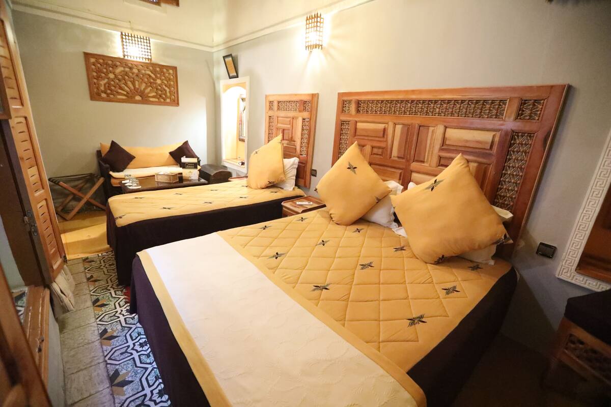 Laptop workspace, soundproofing, free WiFi, bed sheets