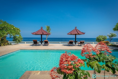 Villa Namasté - Beachfront @ Lovina Beach, 8P, Private Pool, BBQ