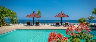 Villa Namasté - Beachfront @ Lovina Beach, 8P, Private Pool, BBQ