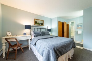 1 bedroom, desk, iron/ironing board, WiFi