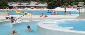 Seasonal outdoor pool - WMC BUSCHMANN Wohnwagenvermietung (Cavallino-Treporti)