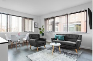 32-inch flat-screen TV with digital channels, TV