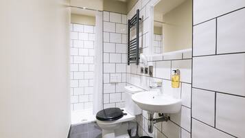 Double Room (Lower Ground) | Bathroom | Shower, free toiletries, hair dryer, towels