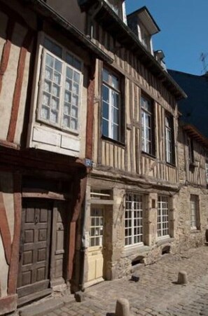 Exterior - CHINESE ROOM ******* (Fontenay)