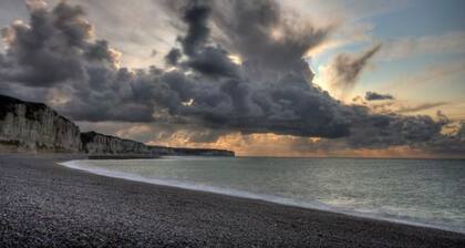 CHINESE ROOM *******