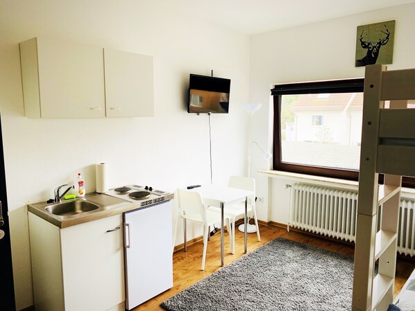 Unclassified image, 1 of 7, button - Living at Klassvilla - Weserwehr No. 6 (Bremen)