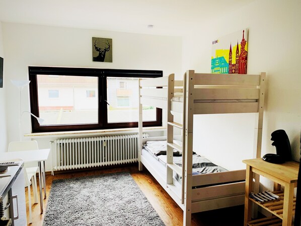 1 Schlafzimmer, individuell dekoriert, individuell eingerichtet