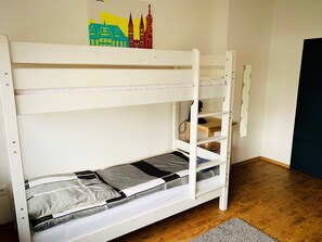 1 Schlafzimmer, individuell dekoriert, individuell eingerichtet