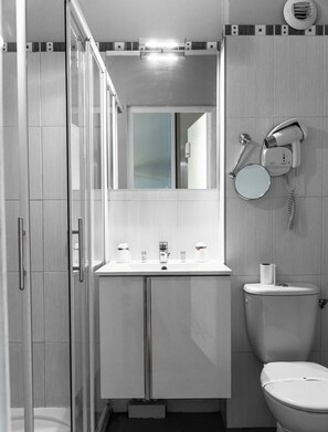 Free toiletries, hair dryer, towels - Le Mas De Gaujac (Lezignan-Corbieres)