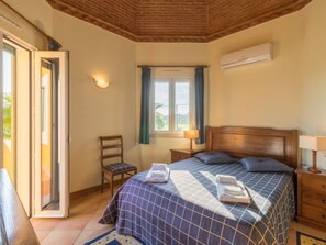 4 Schlafzimmer, Zimmersafe, Bügeleisen/Bügelbrett, kostenloses WLAN