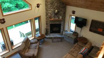 TV, fireplace, DVD player