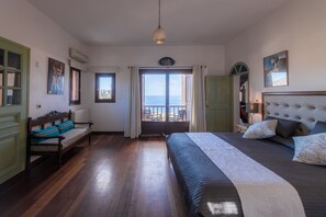 Villa | 2 bedrooms, Egyptian cotton sheets, premium bedding, desk