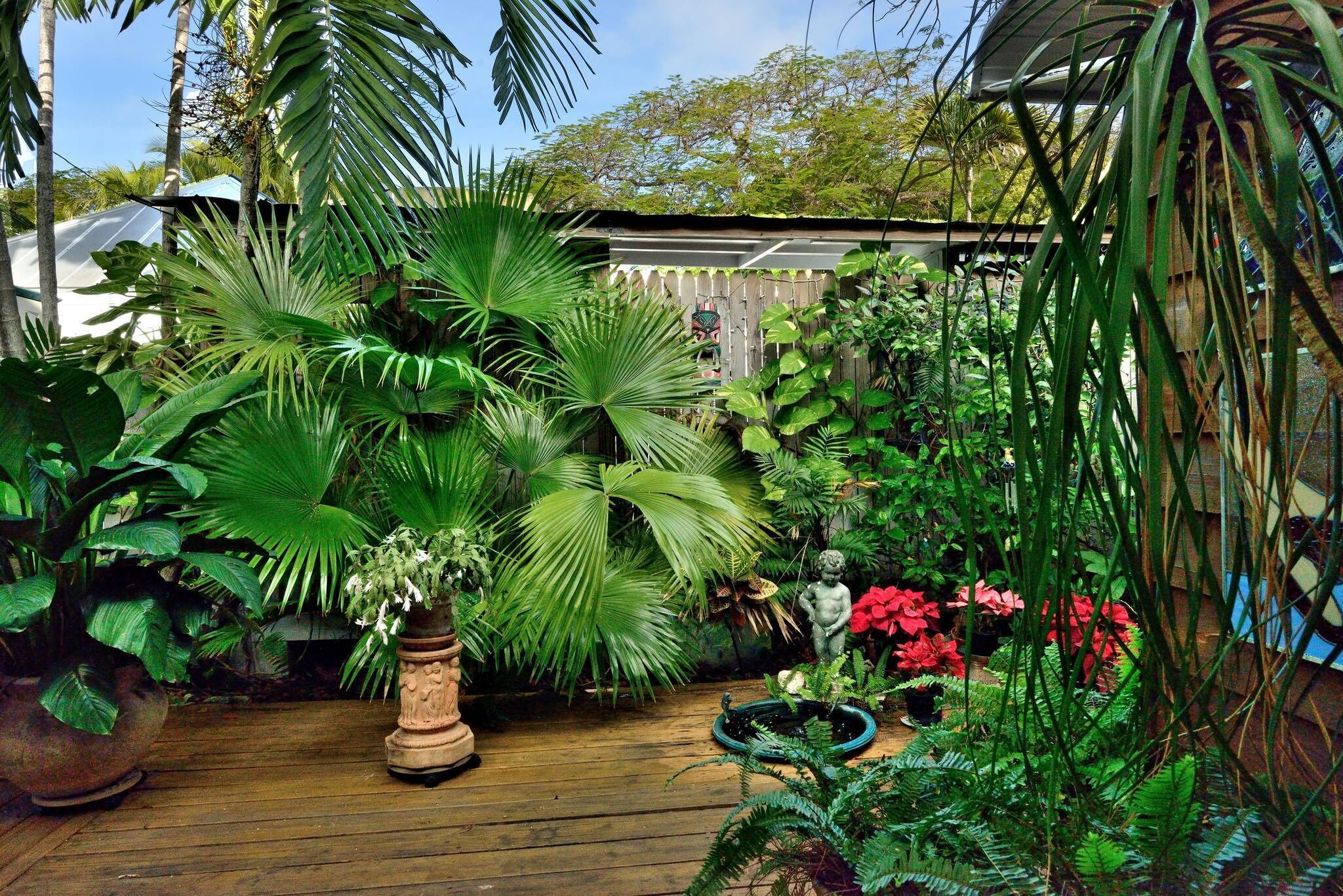 ~ SOLARIS PAIR-A-DISE ~ A garden lover’s dream on a quiet Key West lane.