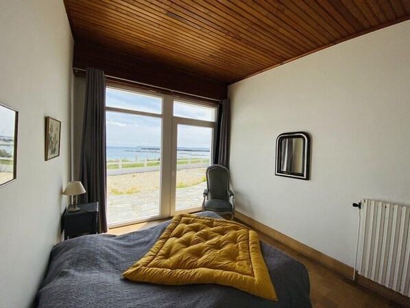 3 bedrooms - House 4 rooms 6 people - privileged sea view and direct access to the beach of Lomener (PLOEMEUR)