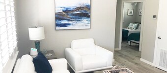 Newly Renovated - Modern Apartment - 2 of 4