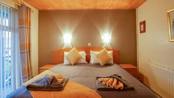 Standard Double Room, 1 Double Bed | Desk, iron/ironing board, free WiFi, bed sheets