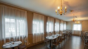Outdoor dining - Conwy Valley Lodge (Conwy)
