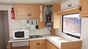 Classic Mobile Home, 2 Bedrooms | Private kitchenette | Coffee/tea maker, fridge, microwave, stovetop - Camping Corbaz (Cluses)