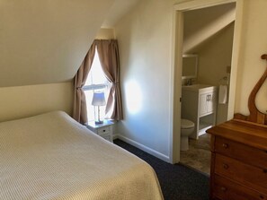 Standard Room | Blackout drapes, soundproofing, iron/ironing board, free WiFi