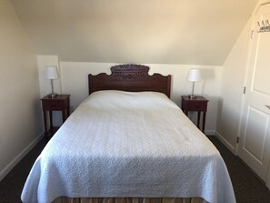 Standardzimmer | Verdunkelungsvorhänge, schallisolierte Zimmer, Bügeleisen/Bügelbrett