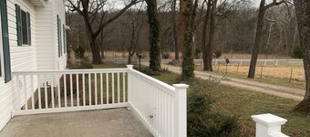 Beautiful Farmhouse Stay!