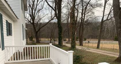 Beautiful Farmhouse Stay!