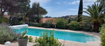 VILLA LES ISSAMBRES GULF OF ST TROPEZ 1KM FROM THE SEA