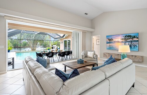 Tivoli Serenity | Modern Salt Pool Villa with Water View! King Beds!