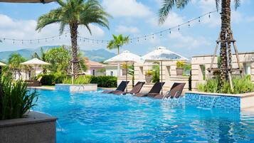 2 outdoor pools, open 6:00 AM to 10:00 PM, sun loungers