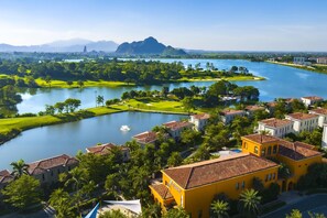 Exterior - Wyndham Sky Lake Resort and Villas (Hanoi)