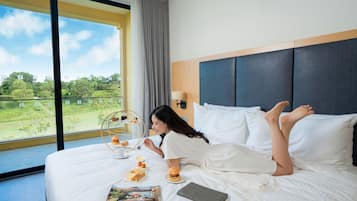 Resort Junior Suite | Minibar, két bảo mật tại phòng, bàn