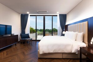 View from room - Wyndham Sky Lake Resort and Villas (Hanoi)