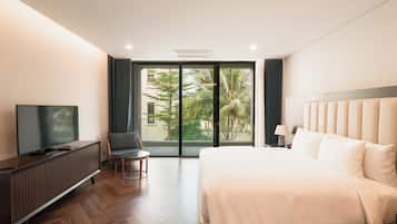 Villa, 3 Bedrooms | Minibar, in-room safe, desk, laptop workspace