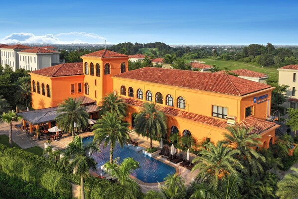 Exterior - Wyndham Sky Lake Resort and Villas (Hanoi)