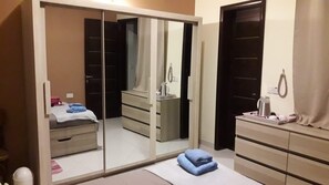 1 chambre, fer et planche à repasser, Wi-Fi, draps fournis