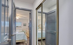 3 bedrooms, in-room safe, iron/ironing board, travel cot