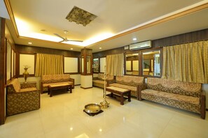 Lobby - Super Hotel O Surya Residency (Hyderabad)