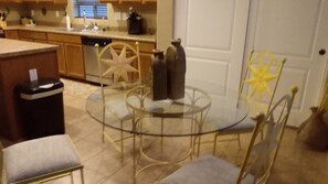 Dining - Stunning 3 BDRM Maricopa House (Maricopa)