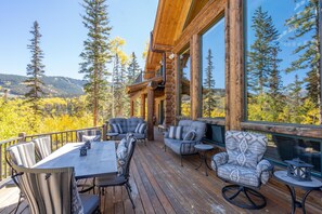 House, Multiple Beds (HILLTOP HIDEAWAY) | Balcony
