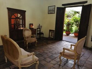 Sala de estar en el lobby