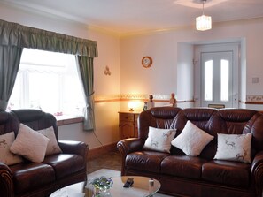Living area - 4 bedroom accommodation in Fenwick, near Kilmarnock (Fenwick, near Kilmarnock)