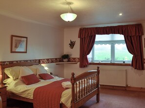 4 habitaciones, wifi gratis y ropa de cama 