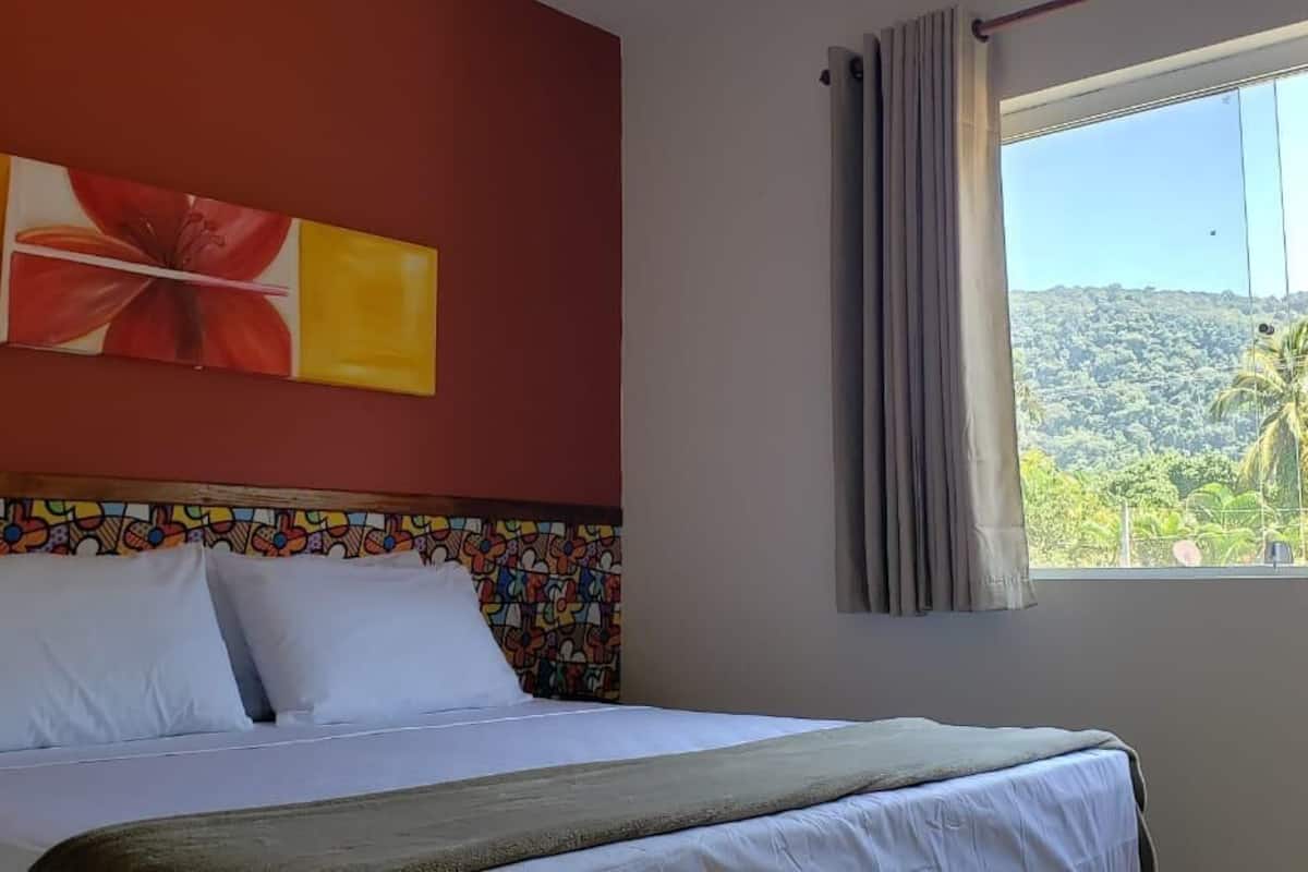 Minibar, free WiFi, bed sheets