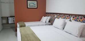 Standard Triple Room | Minibar, free WiFi, bed sheets - Pousada Jwf Barequeçaba (São Sebastião)