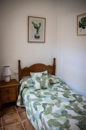 3 habitaciones, espacio para trabajar con laptop, wifi y ropa de cama