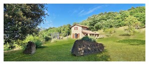 Exterior - La Rosa Canina [Tuscany cottage] (Cana)