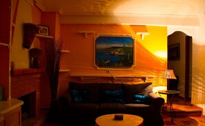 TV, fireplace, foosball, stereo